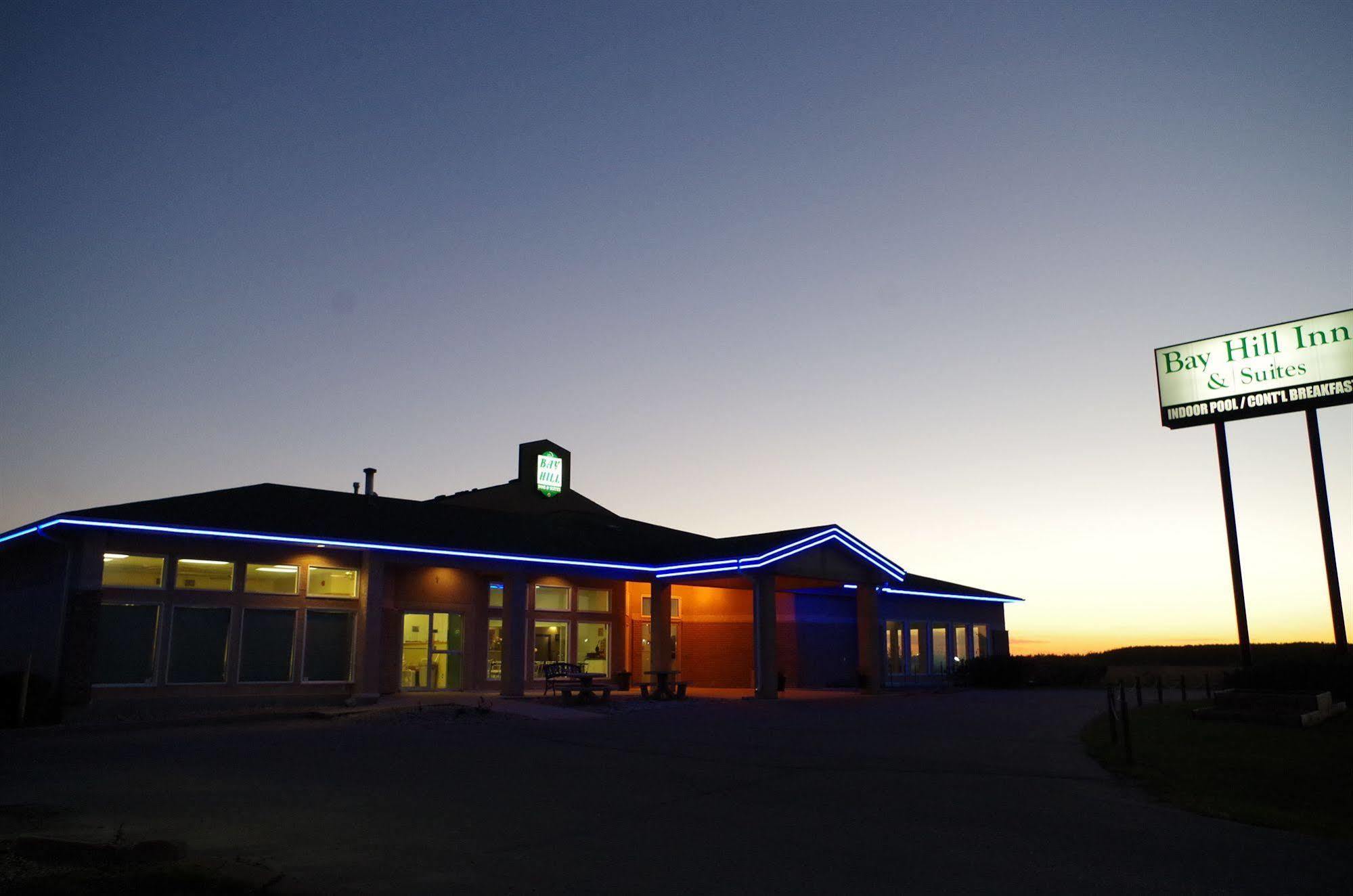 Bay Hill Inns & Suites Neepawa Экстерьер фото