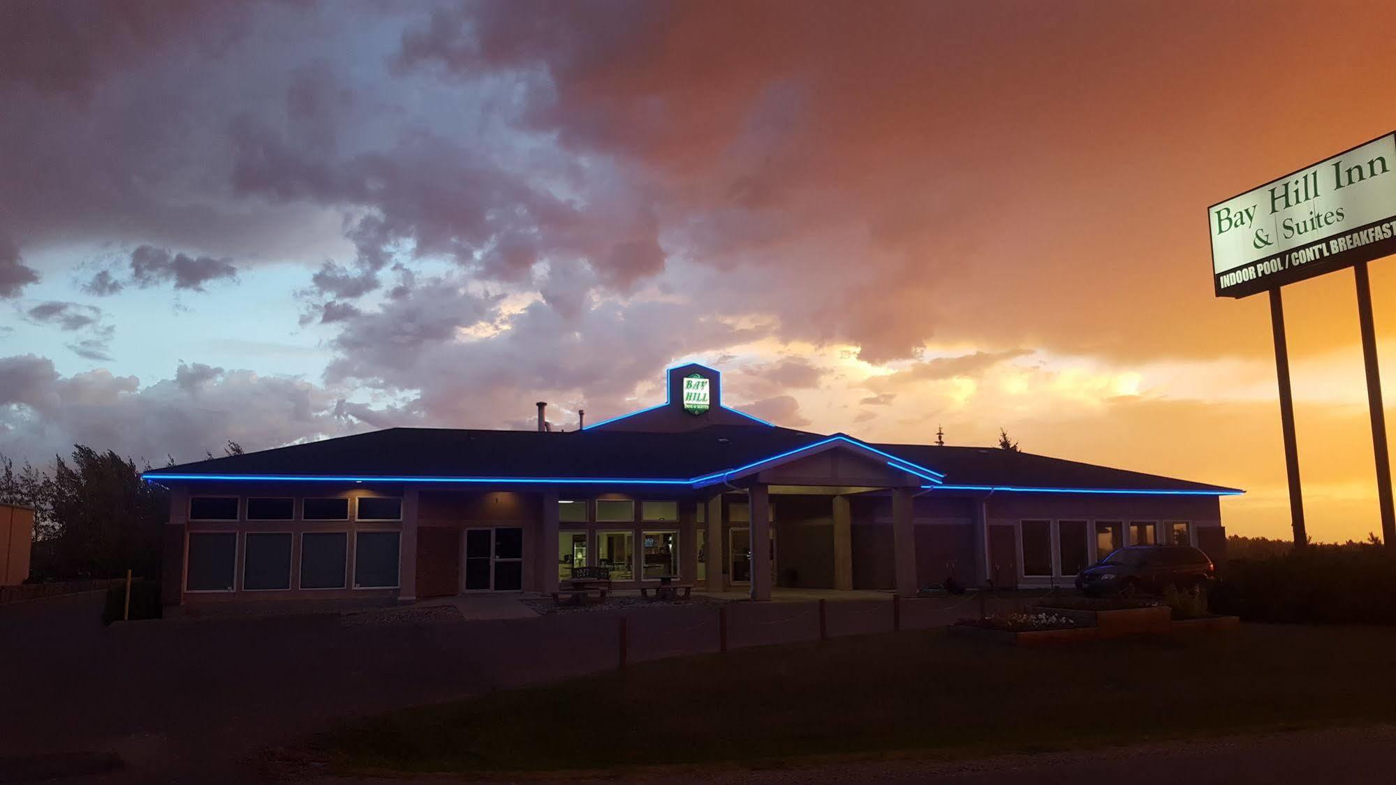 Bay Hill Inns & Suites Neepawa Экстерьер фото